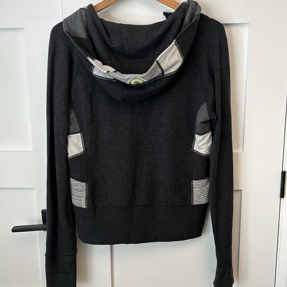 Lululemon Size 8 Grey Hoodie - Picture 4 of 7